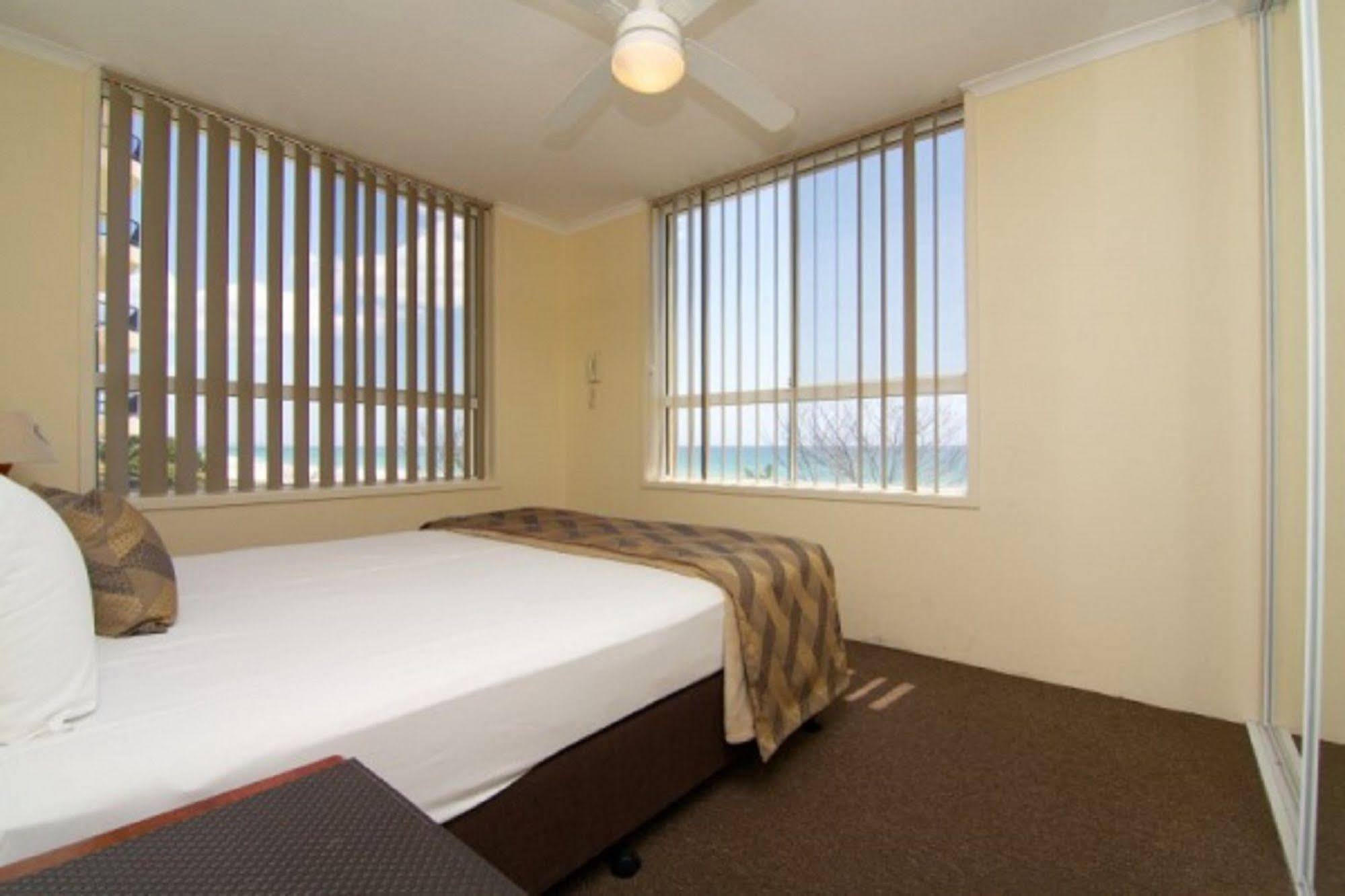 Crystal Beachfront Apartments Gold Coast Ngoại thất bức ảnh